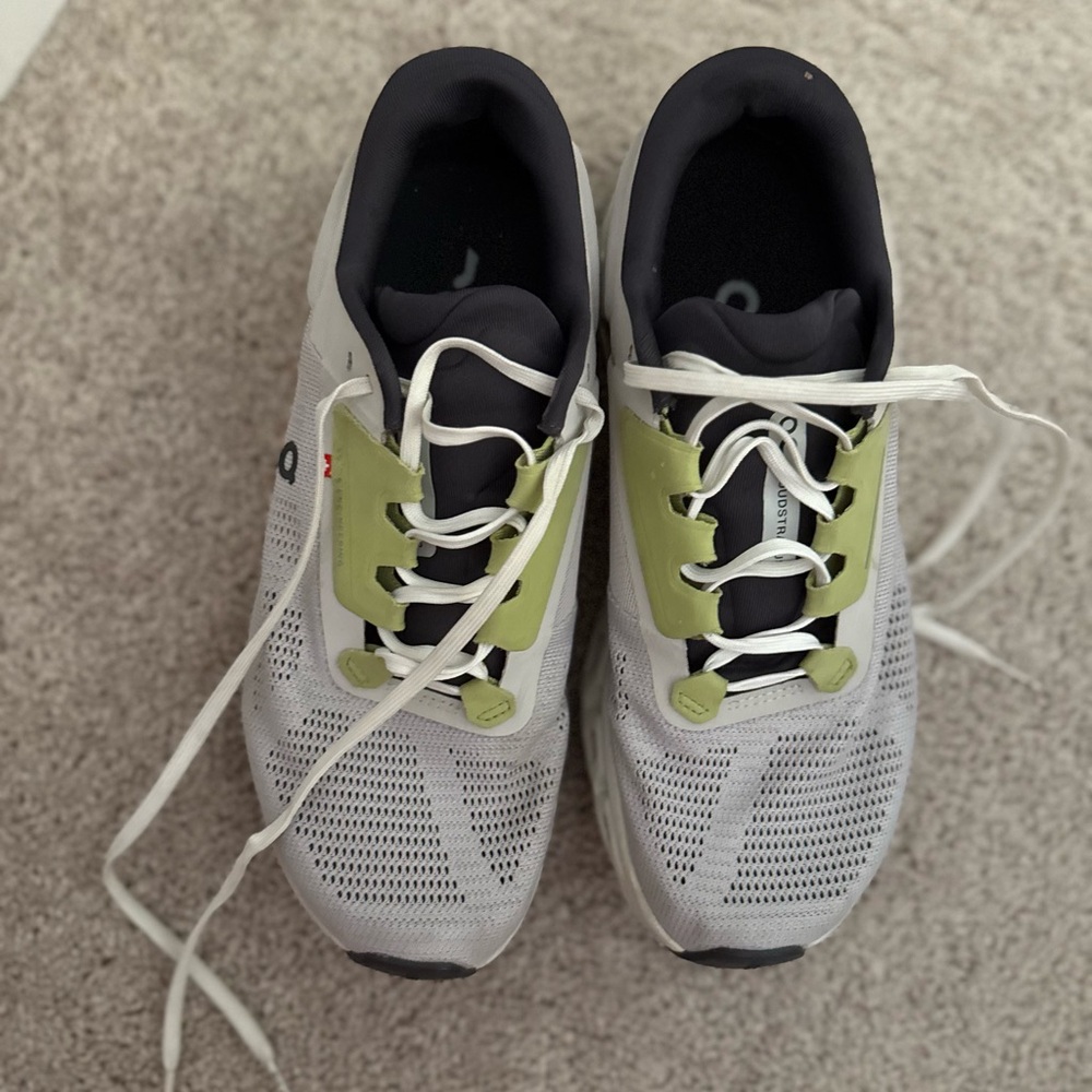 On Running Women's Cloudstratus 3 Sneakers in Gray and Lime